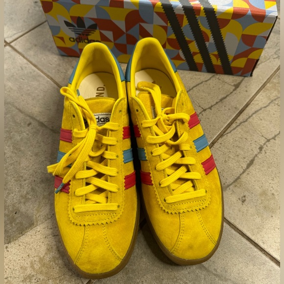 Adidas END Collab - Picture 3 of 6